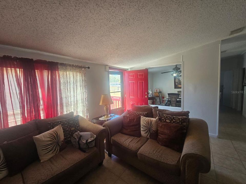 For Sale: $269,999 (3 beds, 2 baths, 1456 Square Feet)