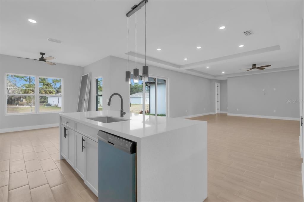 En Venta: $465,000 (3 camas, 2 baños, 2244 Pies cuadrados)