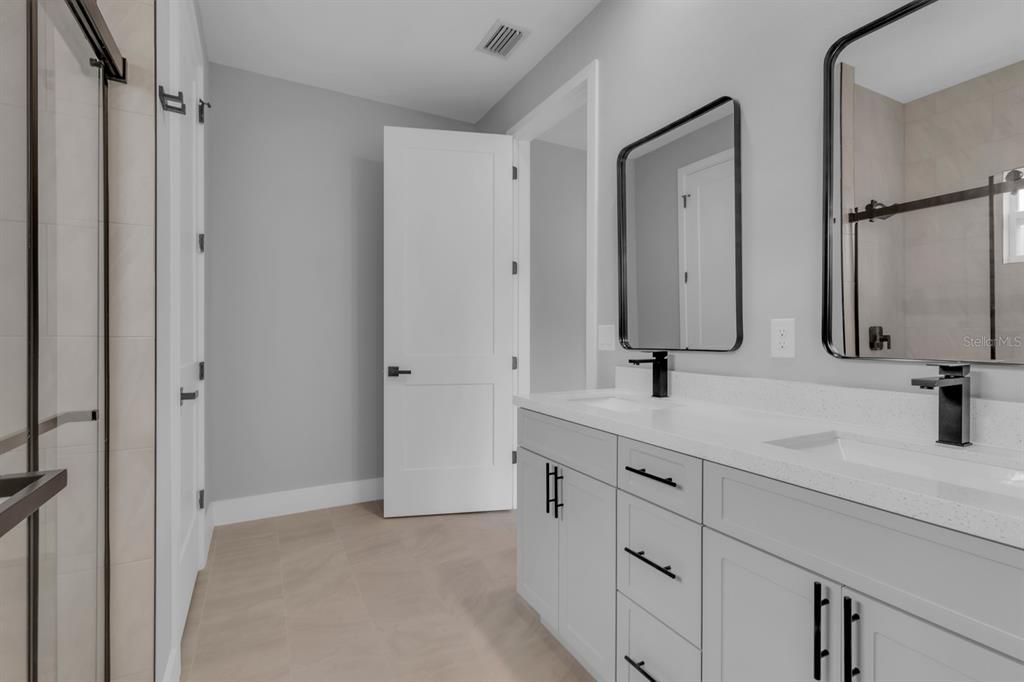 En Venta: $465,000 (3 camas, 2 baños, 2244 Pies cuadrados)