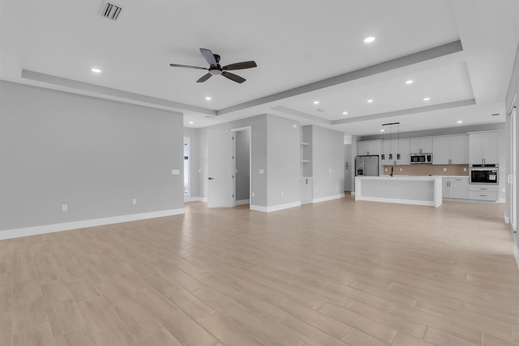 En Venta: $465,000 (3 camas, 2 baños, 2244 Pies cuadrados)