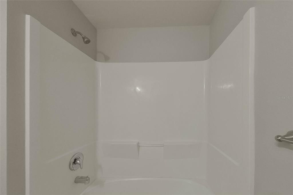 В аренду: $1,845 (4 спален, 2 ванн, 1650 Квадратных фут)