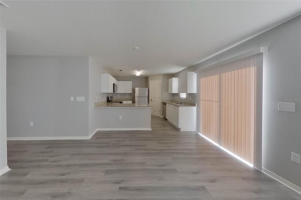 В аренду: $1,845 (4 спален, 2 ванн, 1650 Квадратных фут)