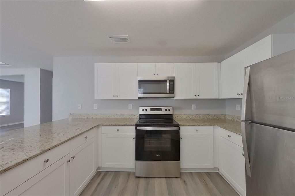В аренду: $1,845 (4 спален, 2 ванн, 1650 Квадратных фут)