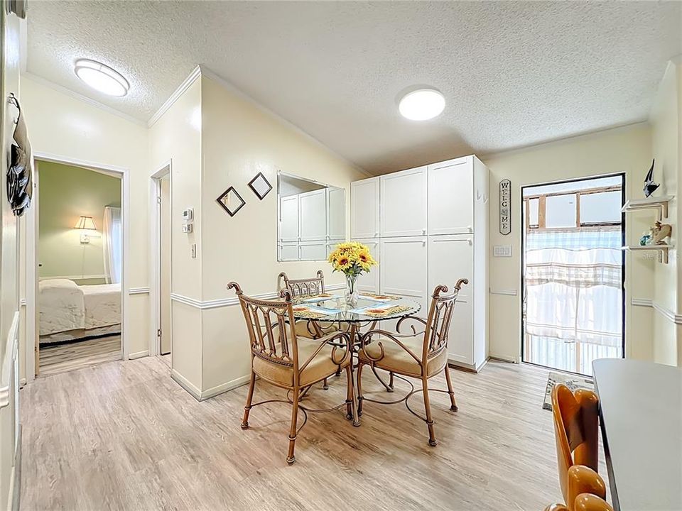 For Sale: $139,900 (2 beds, 2 baths, 768 Square Feet)