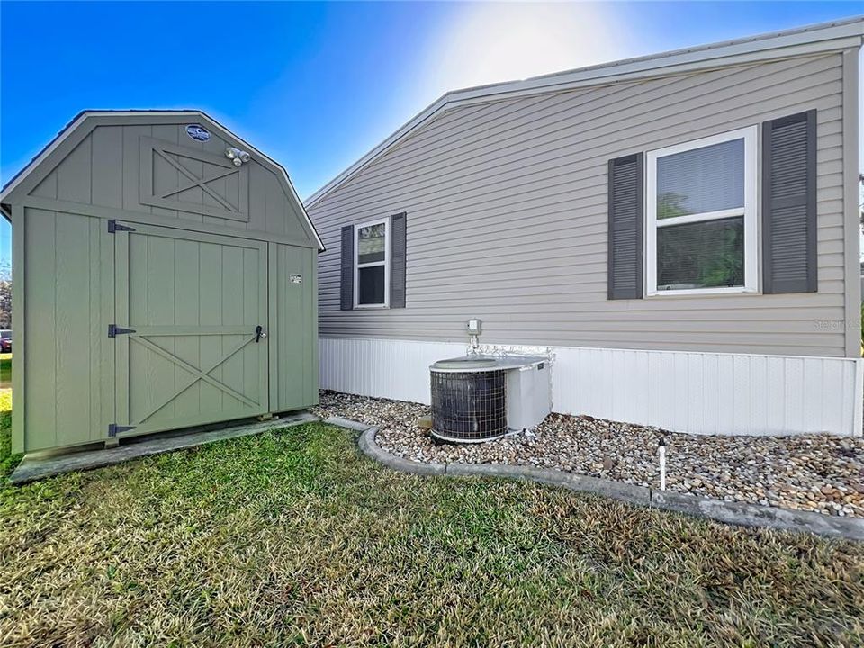 For Sale: $139,900 (2 beds, 2 baths, 768 Square Feet)