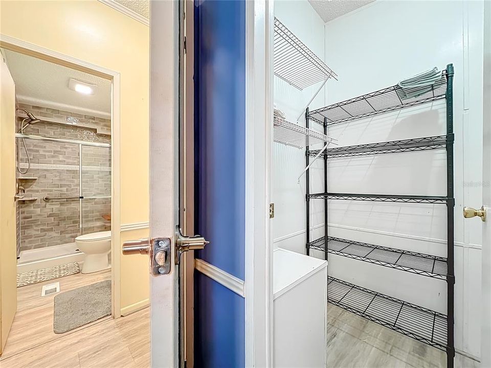 For Sale: $139,900 (2 beds, 2 baths, 768 Square Feet)