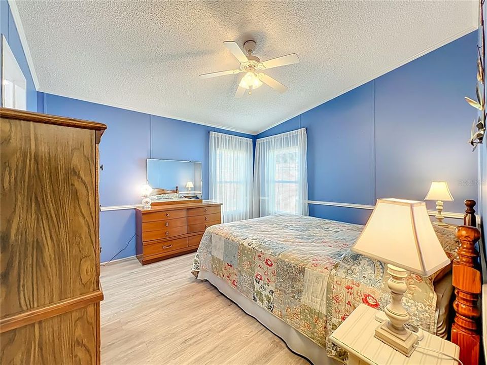 For Sale: $139,900 (2 beds, 2 baths, 768 Square Feet)
