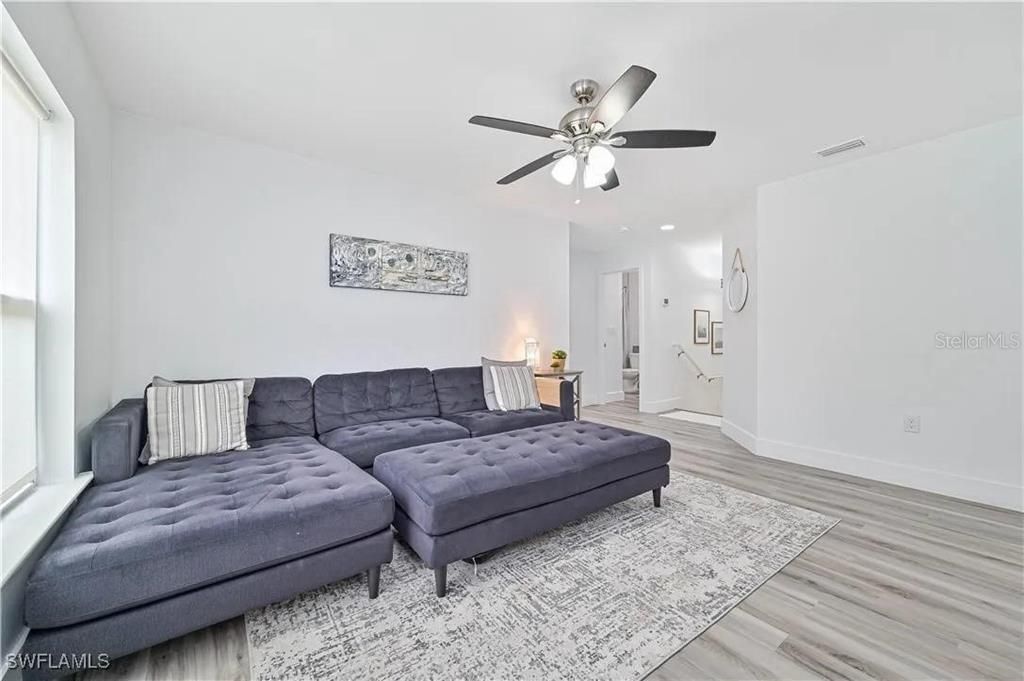 En Venta: $369,800 (3 camas, 2 baños, 2018 Pies cuadrados)