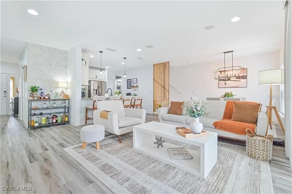 En Venta: $369,800 (3 camas, 2 baños, 2018 Pies cuadrados)