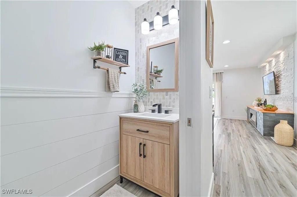 En Venta: $369,800 (3 camas, 2 baños, 2018 Pies cuadrados)