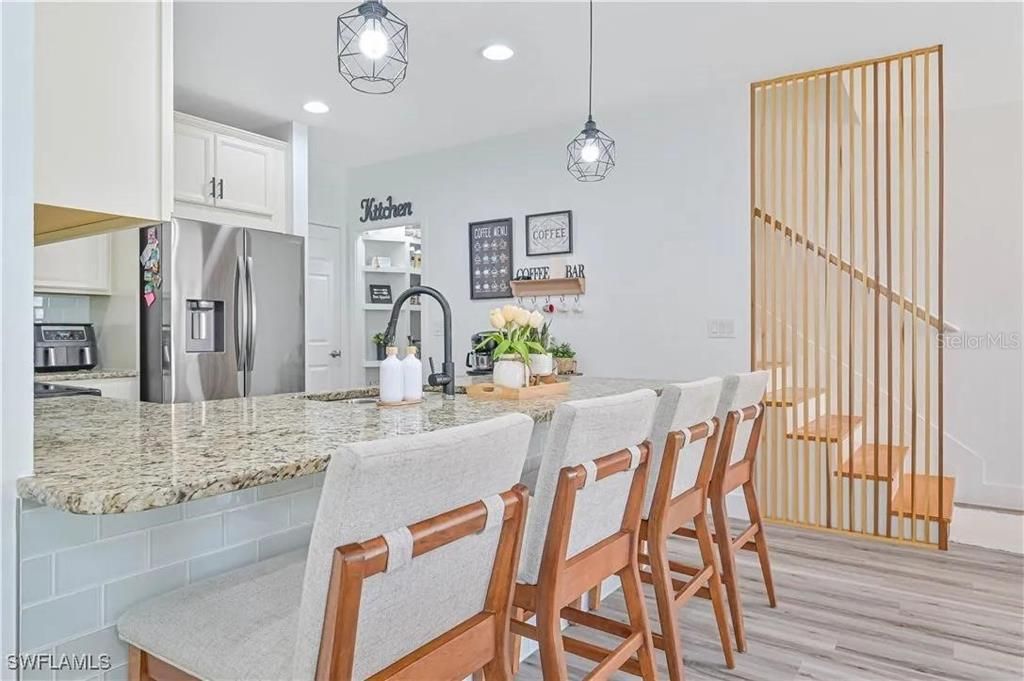 En Venta: $369,800 (3 camas, 2 baños, 2018 Pies cuadrados)