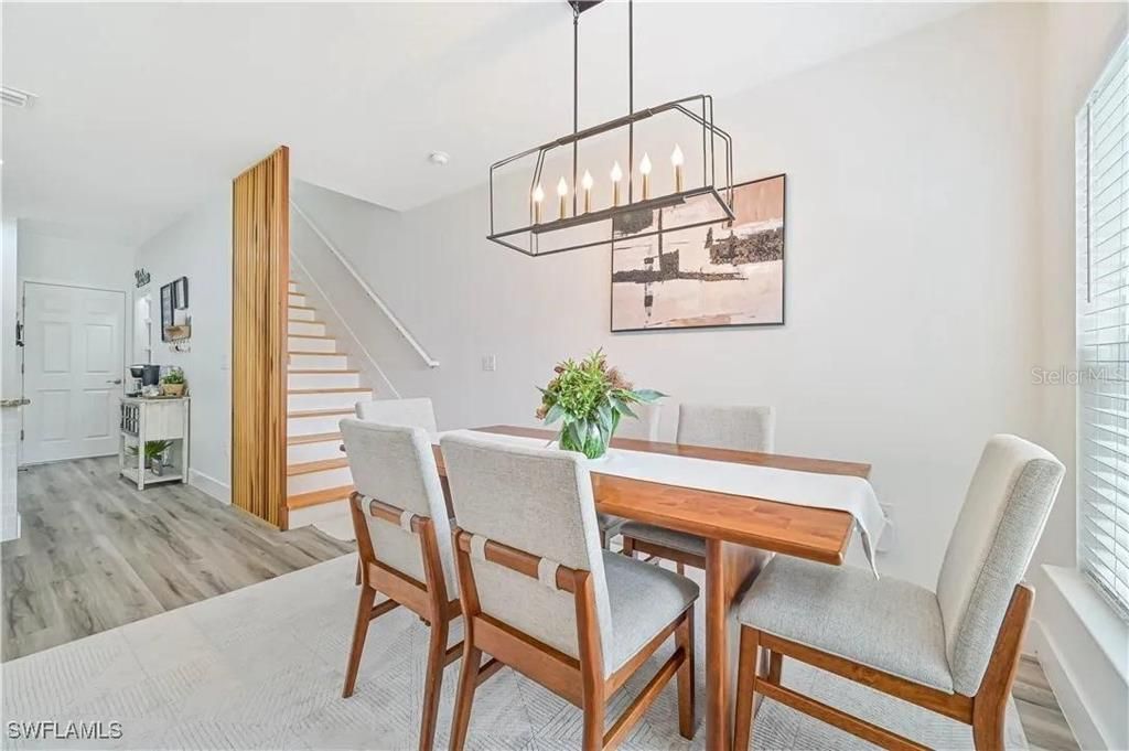 En Venta: $369,800 (3 camas, 2 baños, 2018 Pies cuadrados)