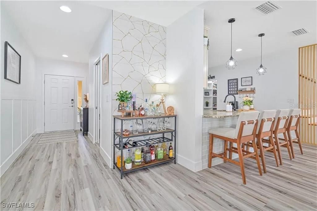 En Venta: $369,800 (3 camas, 2 baños, 2018 Pies cuadrados)