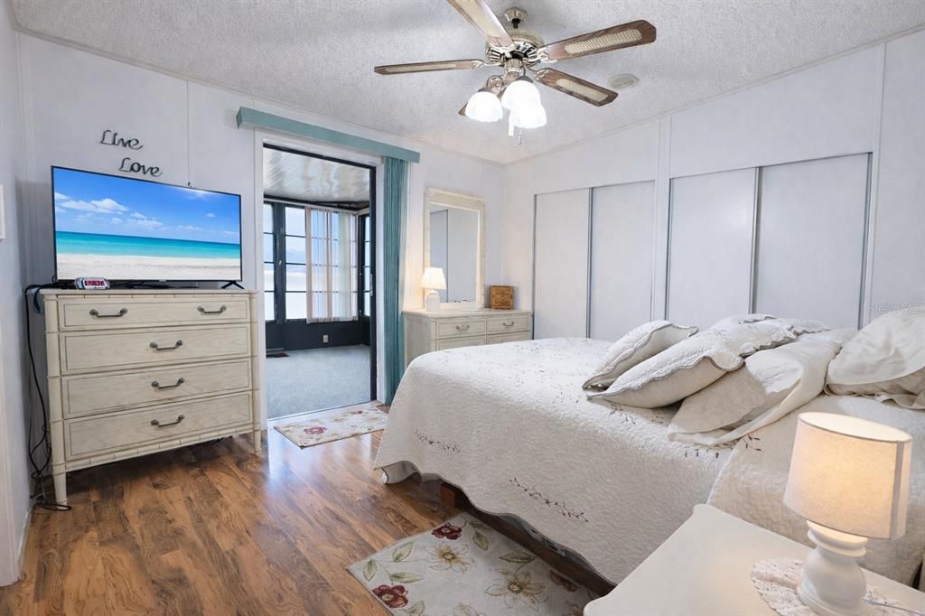 For Sale: $145,000 (2 beds, 2 baths, 1146 Square Feet)