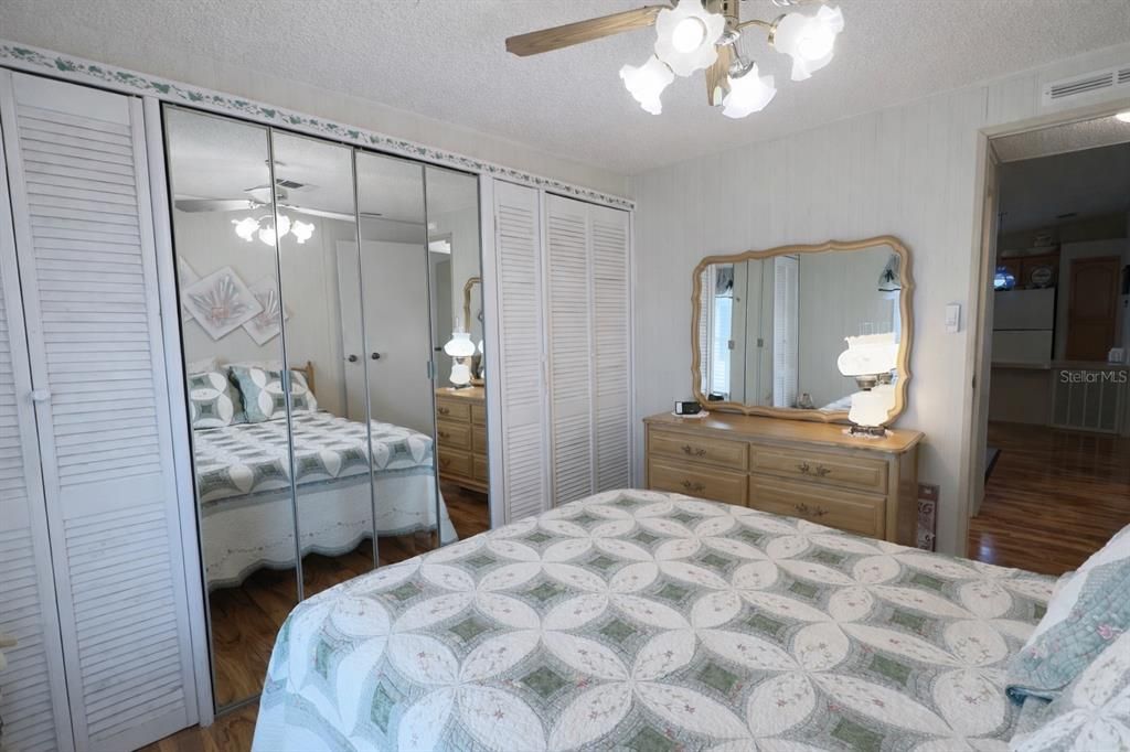 For Sale: $145,000 (2 beds, 2 baths, 1146 Square Feet)