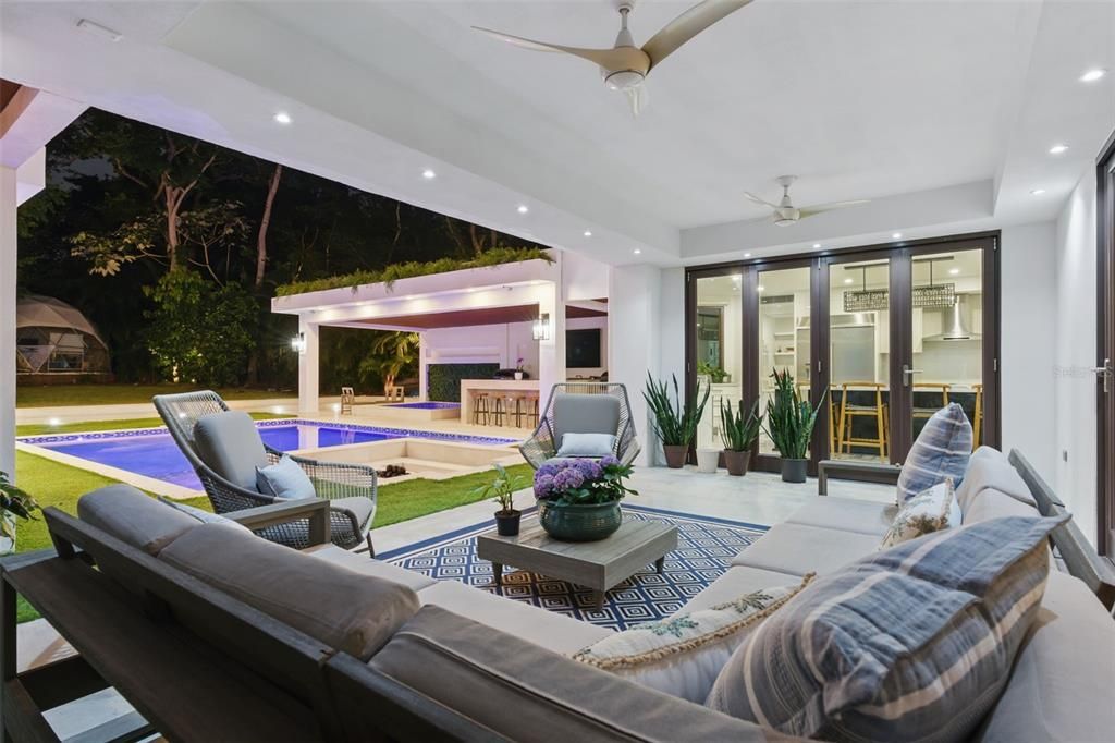 En Venta: $9,495,000 (8 camas, 6 baños, 7500 Pies cuadrados)