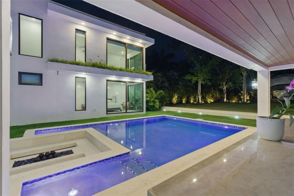 En Venta: $9,495,000 (8 camas, 6 baños, 7500 Pies cuadrados)