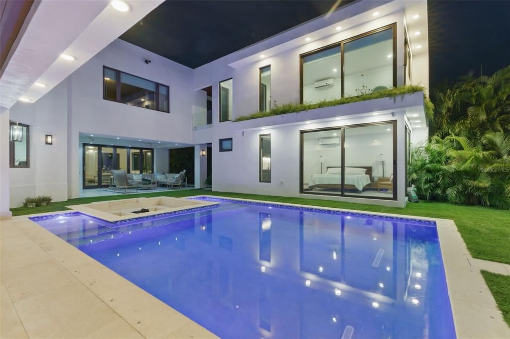 En Venta: $9,495,000 (8 camas, 6 baños, 7500 Pies cuadrados)