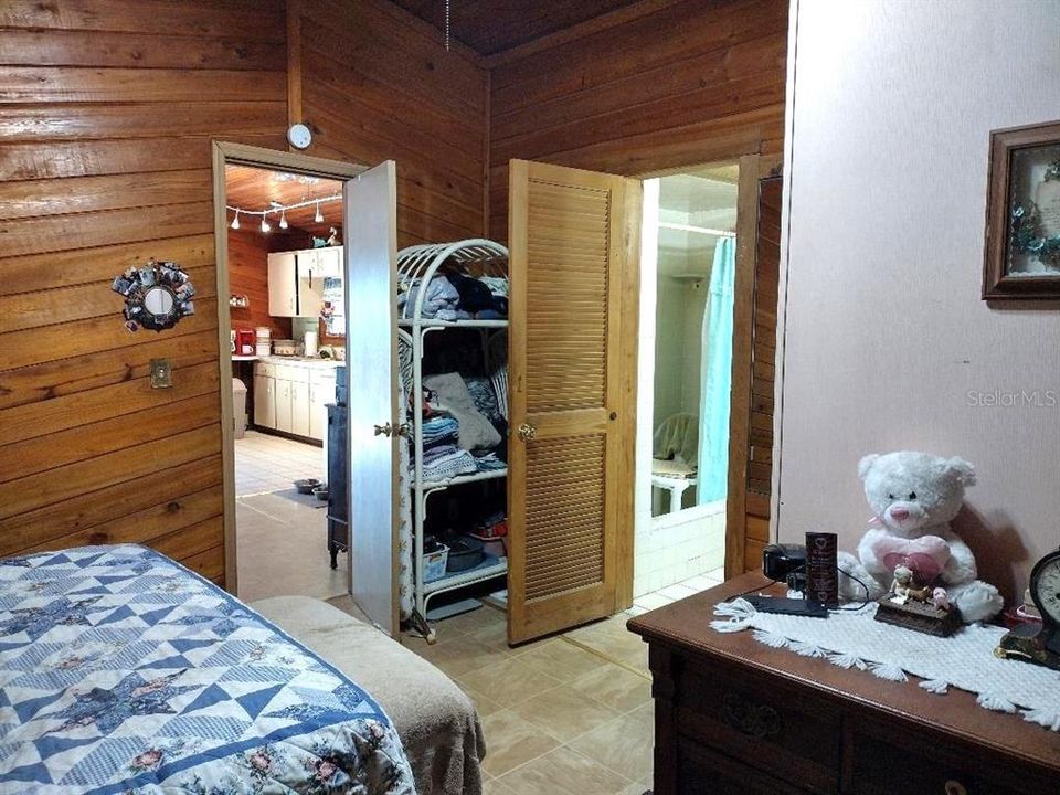 For Sale: $260,000 (2 beds, 2 baths, 1420 Square Feet)