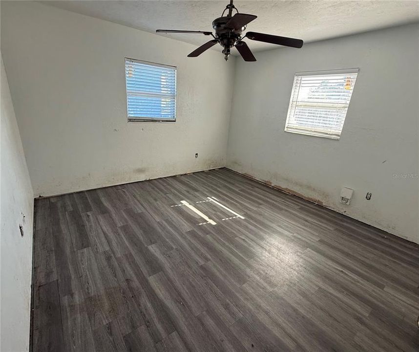 For Sale: $136,000 (3 beds, 1 baths, 1264 Square Feet)