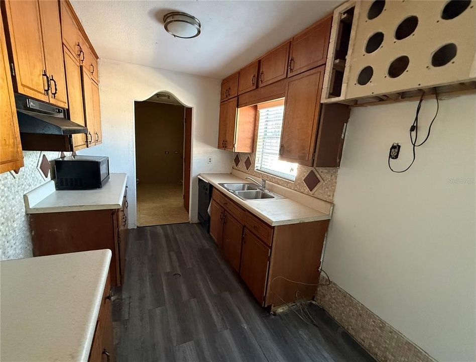 For Sale: $136,000 (3 beds, 1 baths, 1264 Square Feet)