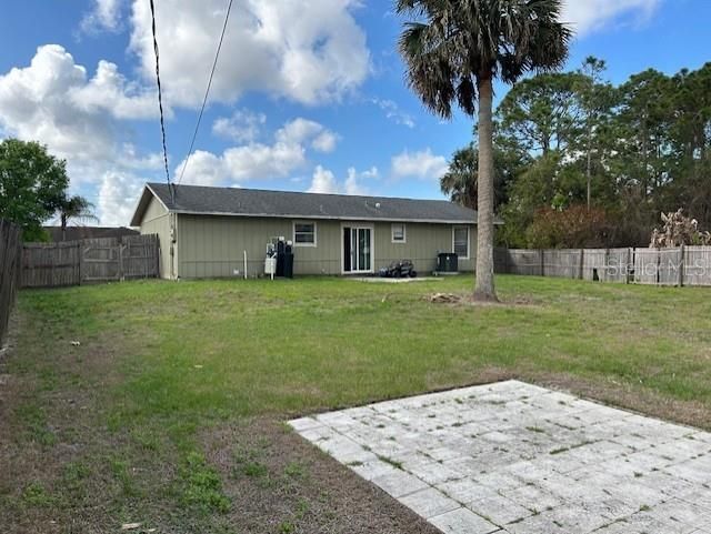 For Sale: $269,900 (3 beds, 1 baths, 955 Square Feet)