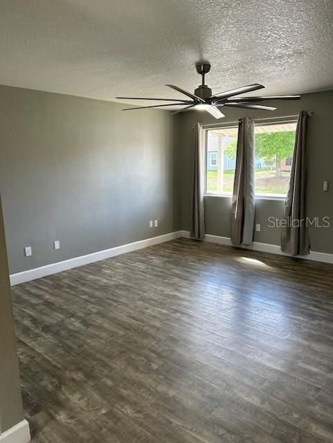 For Sale: $269,900 (3 beds, 1 baths, 955 Square Feet)