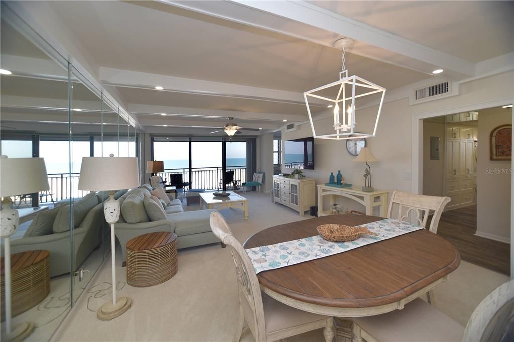 For Sale: $969,000 (2 beds, 2 baths, 1410 Square Feet)