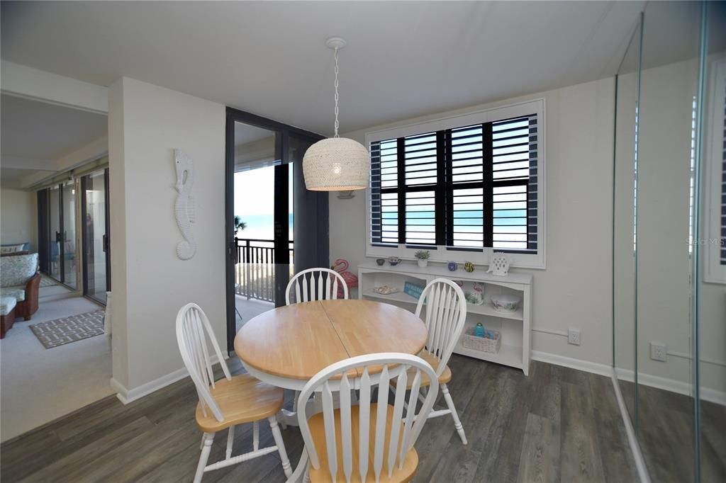 For Sale: $969,000 (2 beds, 2 baths, 1410 Square Feet)