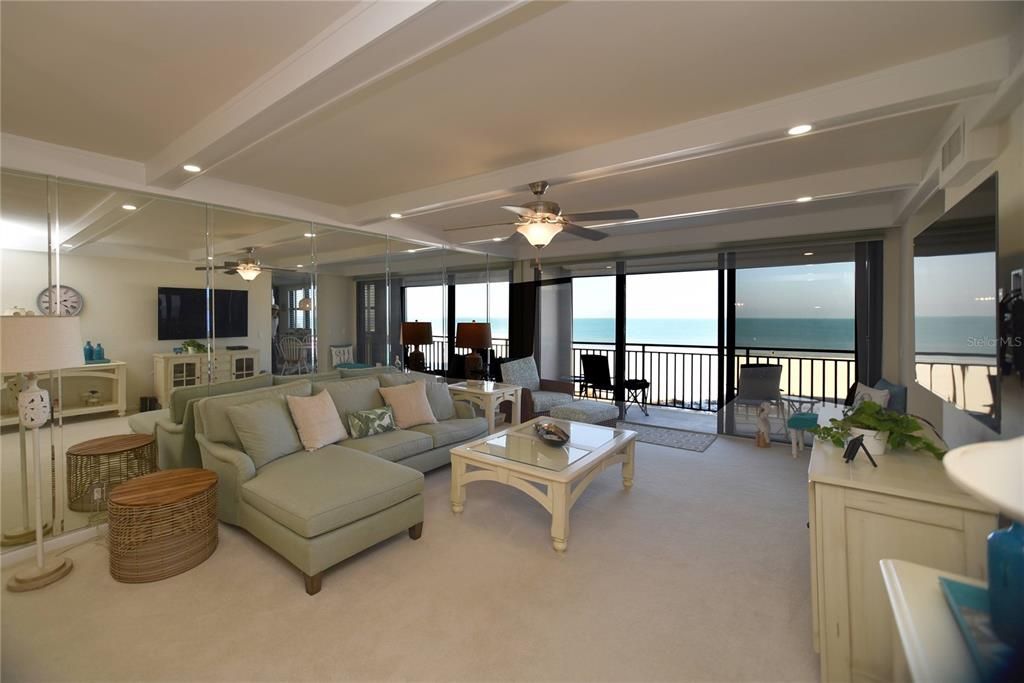 For Sale: $969,000 (2 beds, 2 baths, 1410 Square Feet)