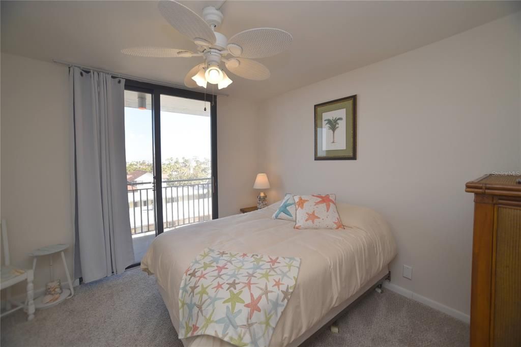 For Sale: $969,000 (2 beds, 2 baths, 1410 Square Feet)