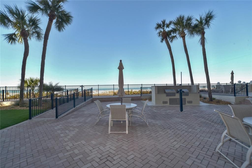 For Sale: $969,000 (2 beds, 2 baths, 1410 Square Feet)