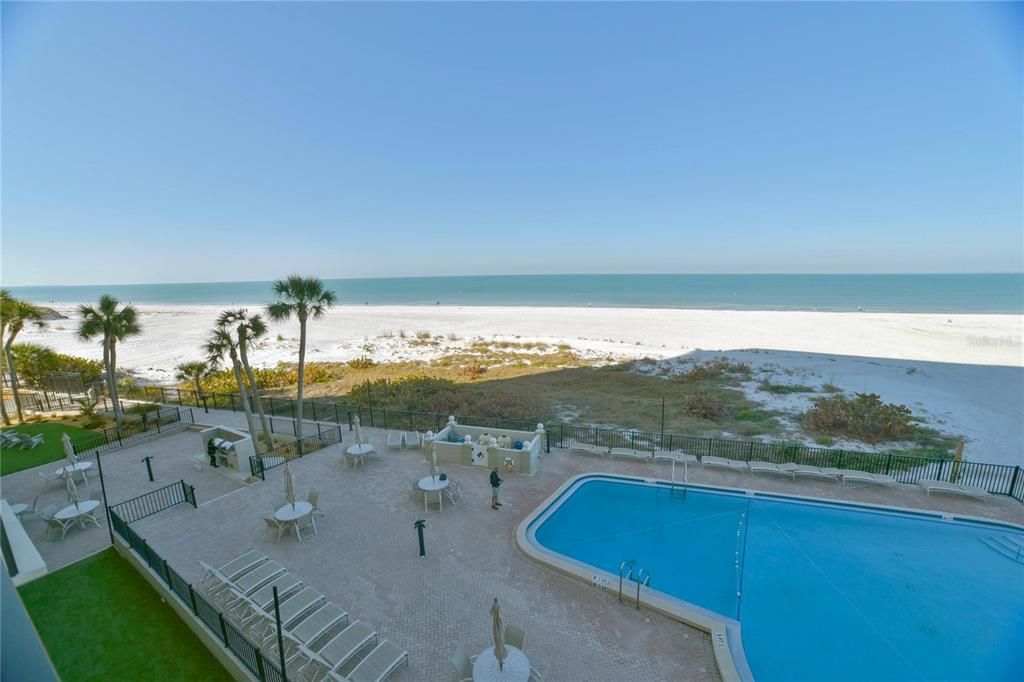 For Sale: $969,000 (2 beds, 2 baths, 1410 Square Feet)