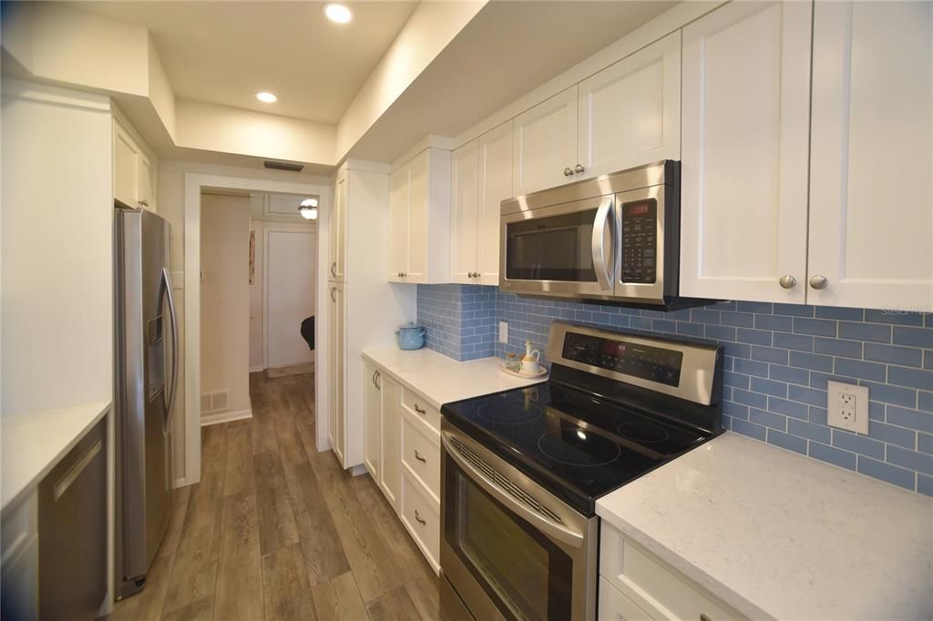 For Sale: $969,000 (2 beds, 2 baths, 1410 Square Feet)