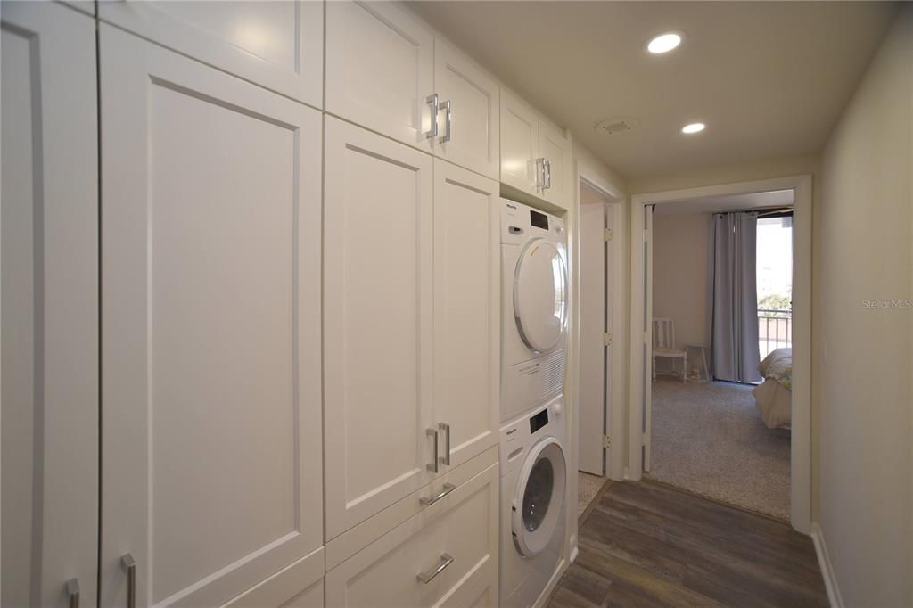 For Sale: $969,000 (2 beds, 2 baths, 1410 Square Feet)