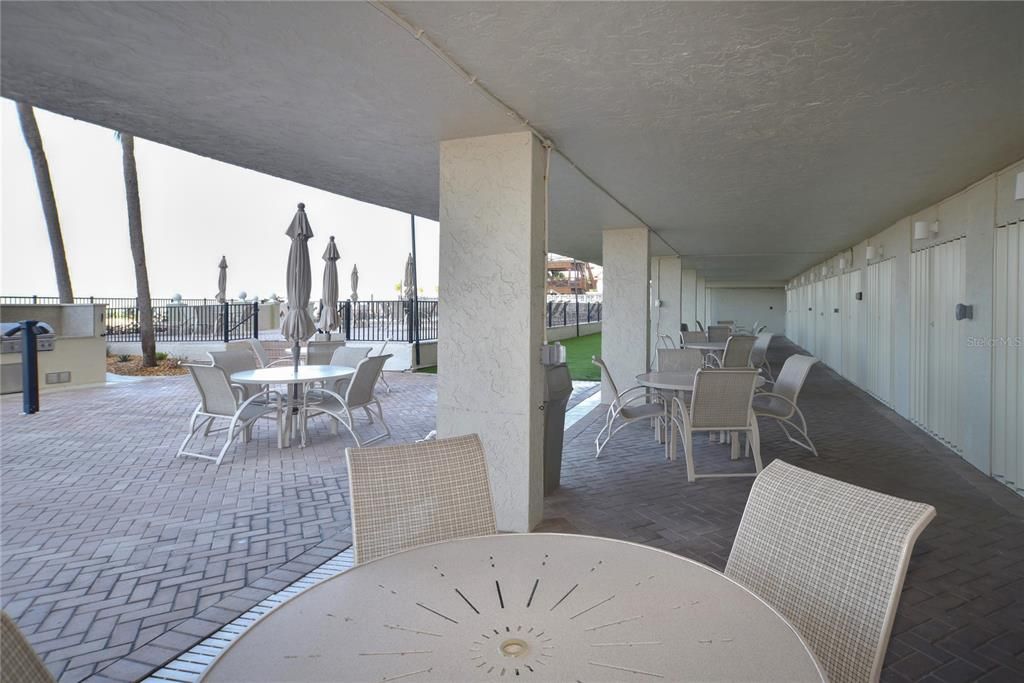 For Sale: $969,000 (2 beds, 2 baths, 1410 Square Feet)