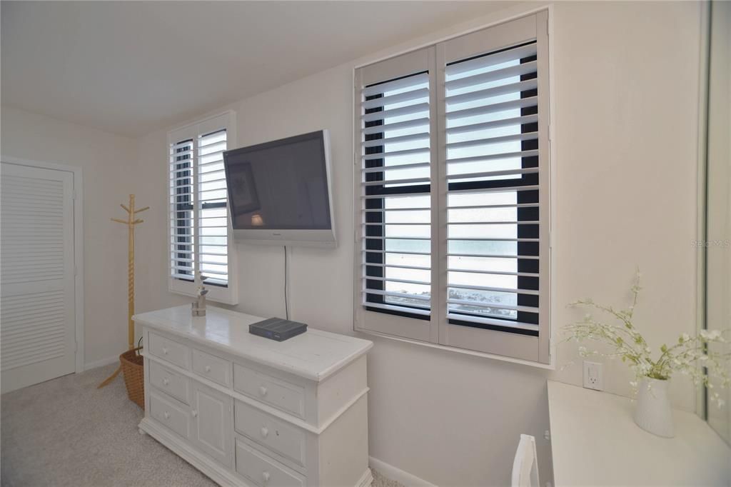 For Sale: $969,000 (2 beds, 2 baths, 1410 Square Feet)
