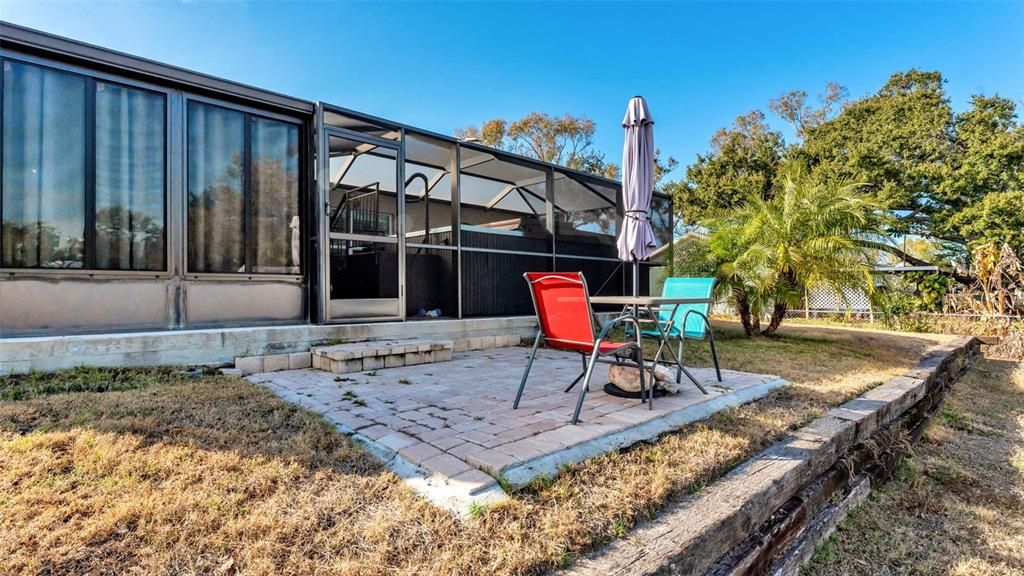 Под контрактом: $439,999 (3 спален, 2 ванн, 1715 Квадратных фут)