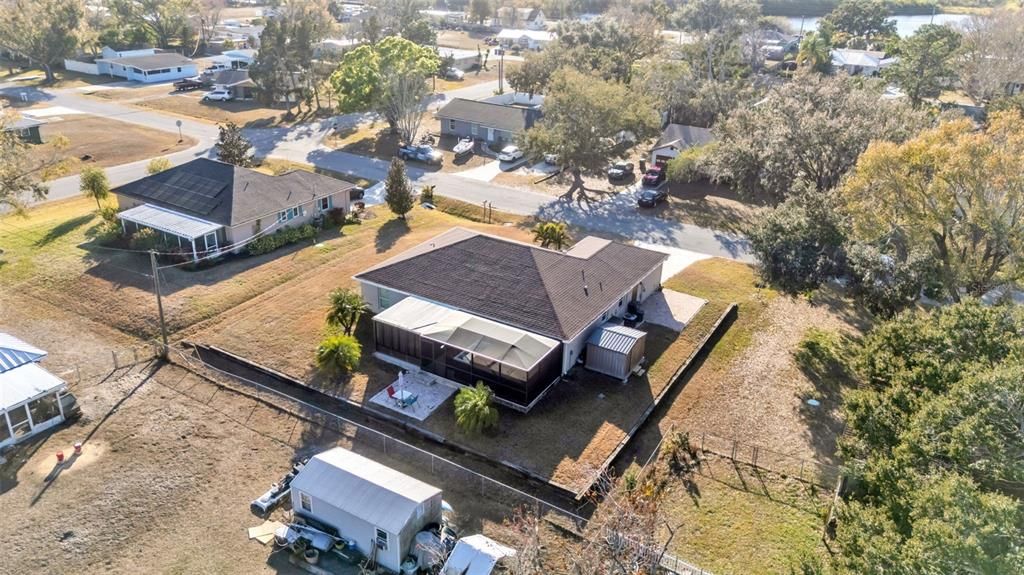 Под контрактом: $439,999 (3 спален, 2 ванн, 1715 Квадратных фут)