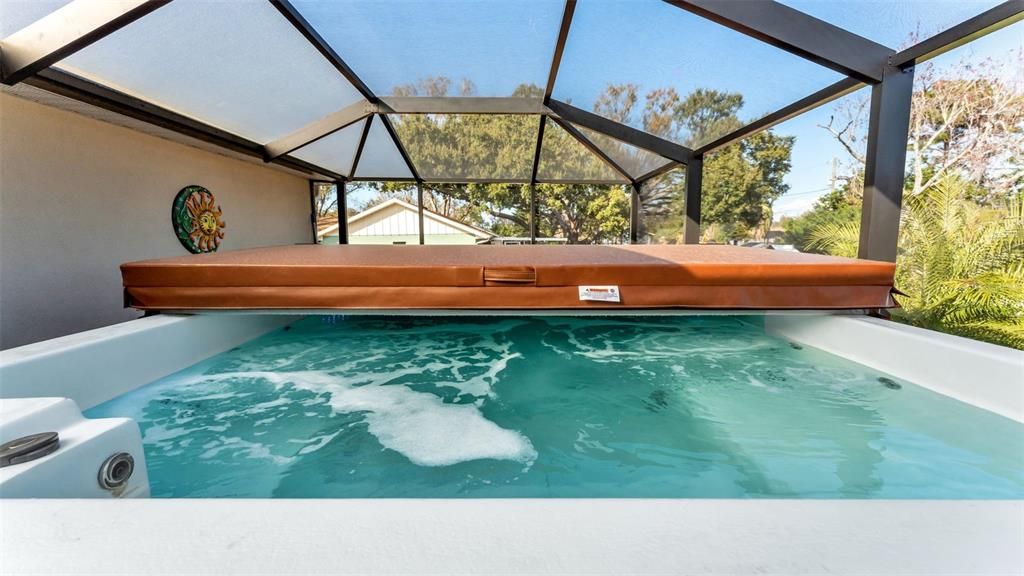 Под контрактом: $439,999 (3 спален, 2 ванн, 1715 Квадратных фут)