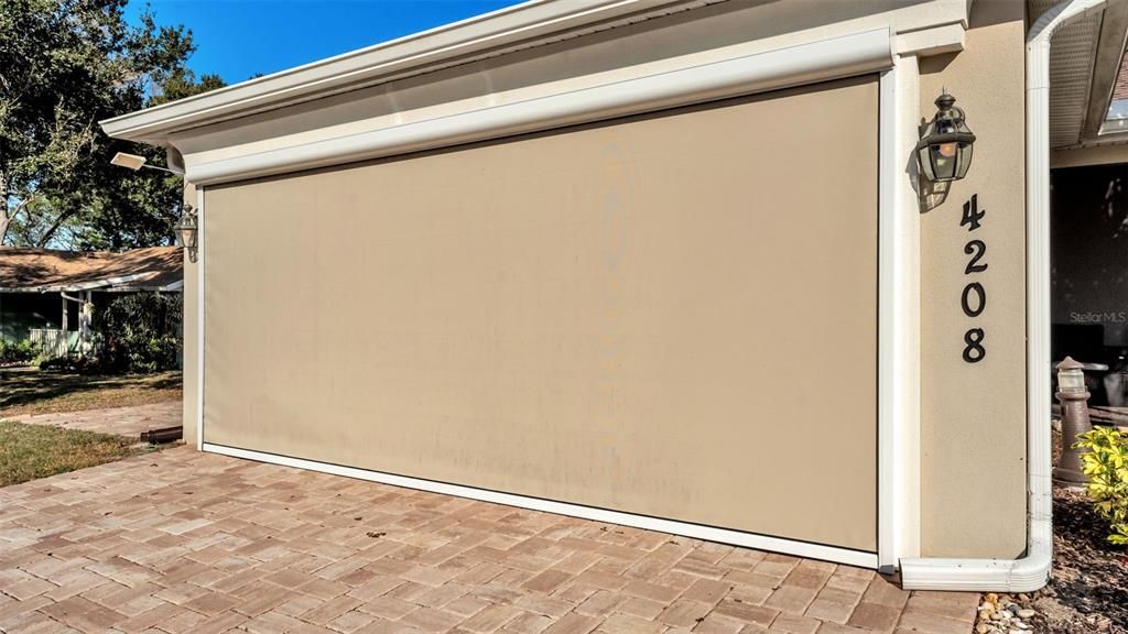 Под контрактом: $439,999 (3 спален, 2 ванн, 1715 Квадратных фут)