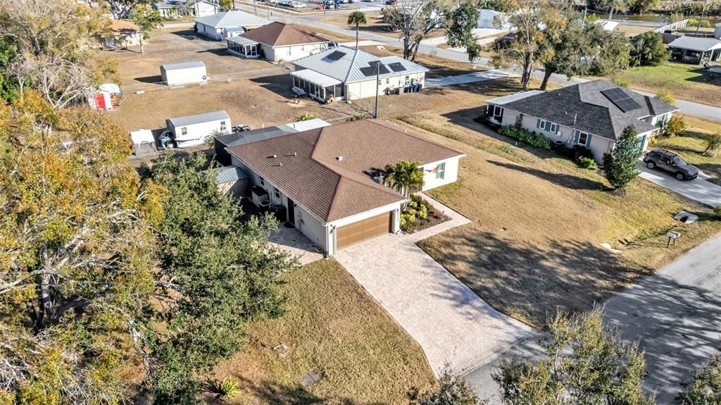 Под контрактом: $439,999 (3 спален, 2 ванн, 1715 Квадратных фут)