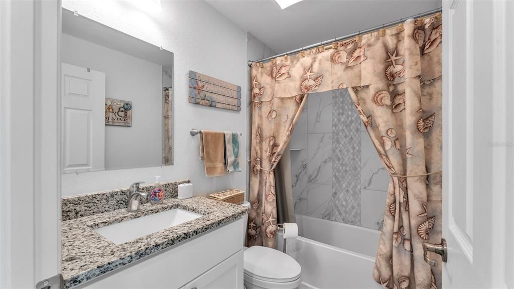 Под контрактом: $439,999 (3 спален, 2 ванн, 1715 Квадратных фут)