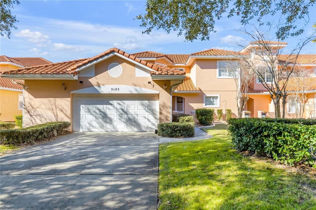 Activo con contrato: $365,000 (3 camas, 2 baños, 2384 Pies cuadrados)