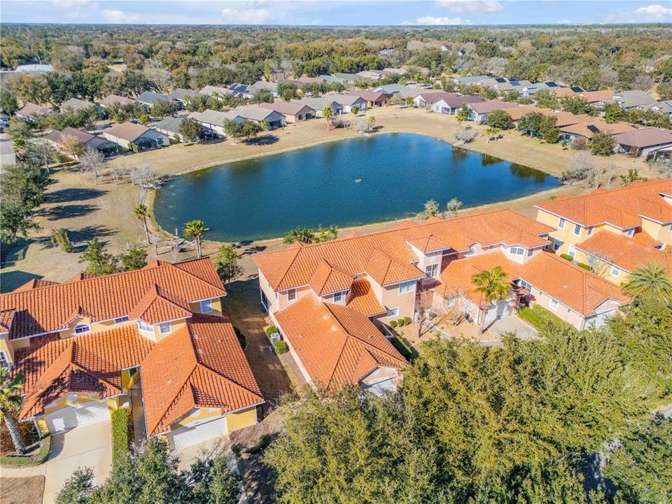 Activo con contrato: $365,000 (3 camas, 2 baños, 2384 Pies cuadrados)