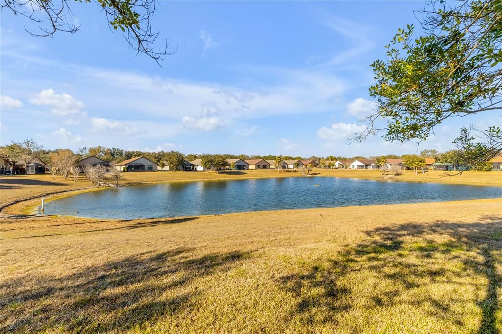 Activo con contrato: $365,000 (3 camas, 2 baños, 2384 Pies cuadrados)