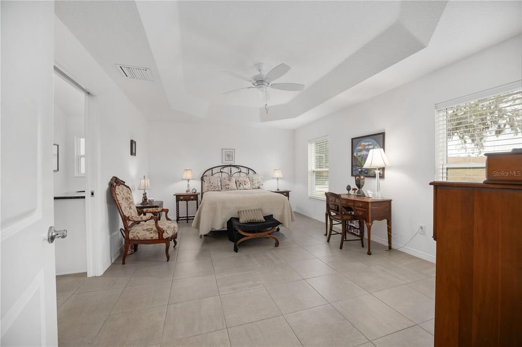 For Sale: $750,000 (3 beds, 3 baths, 2017 Square Feet)