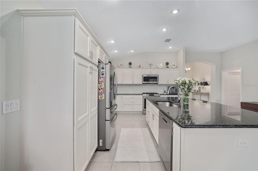 For Sale: $750,000 (3 beds, 3 baths, 2017 Square Feet)