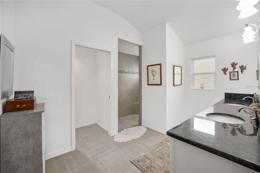 For Sale: $750,000 (3 beds, 3 baths, 2017 Square Feet)