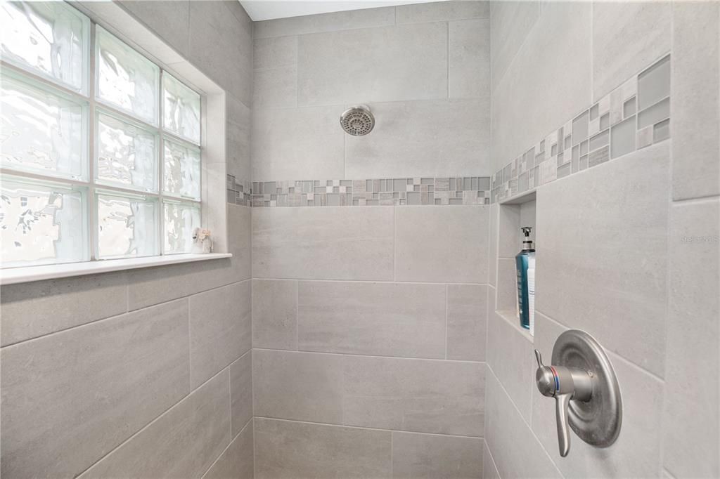 For Sale: $750,000 (3 beds, 3 baths, 2017 Square Feet)